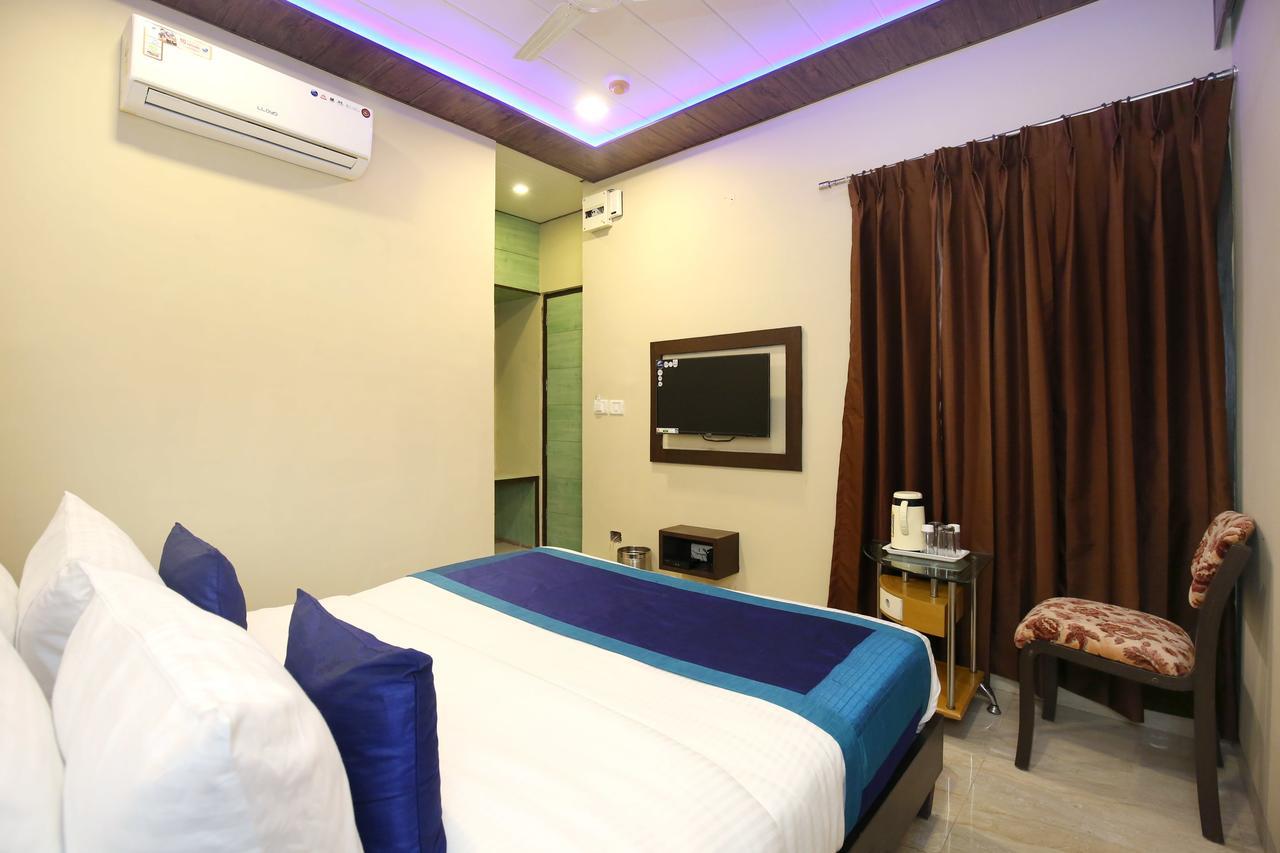 Capital O 9822 Hotel Seven Chandīgarh Zewnętrze zdjęcie