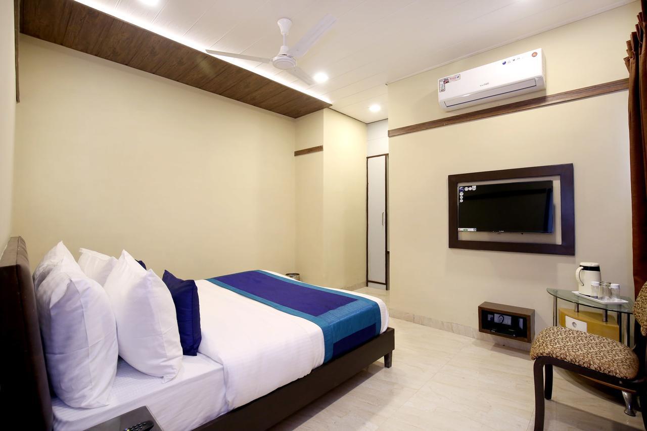 Capital O 9822 Hotel Seven Chandīgarh Zewnętrze zdjęcie