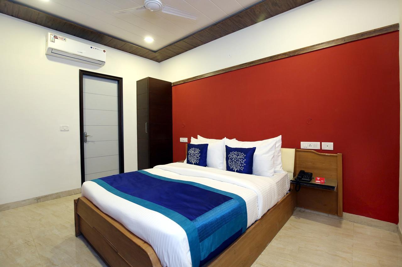 Capital O 9822 Hotel Seven Chandīgarh Zewnętrze zdjęcie