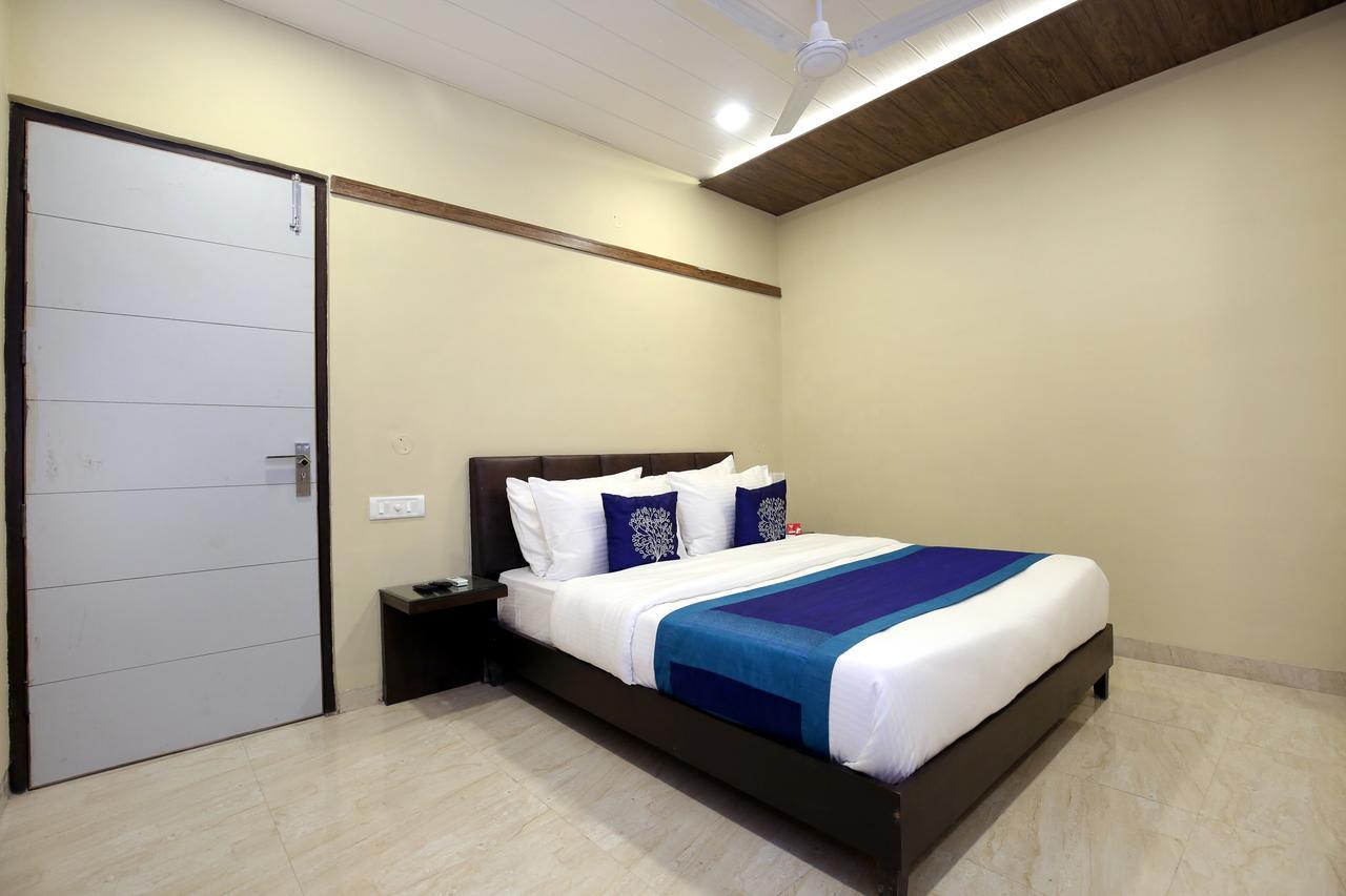 Capital O 9822 Hotel Seven Chandīgarh Zewnętrze zdjęcie