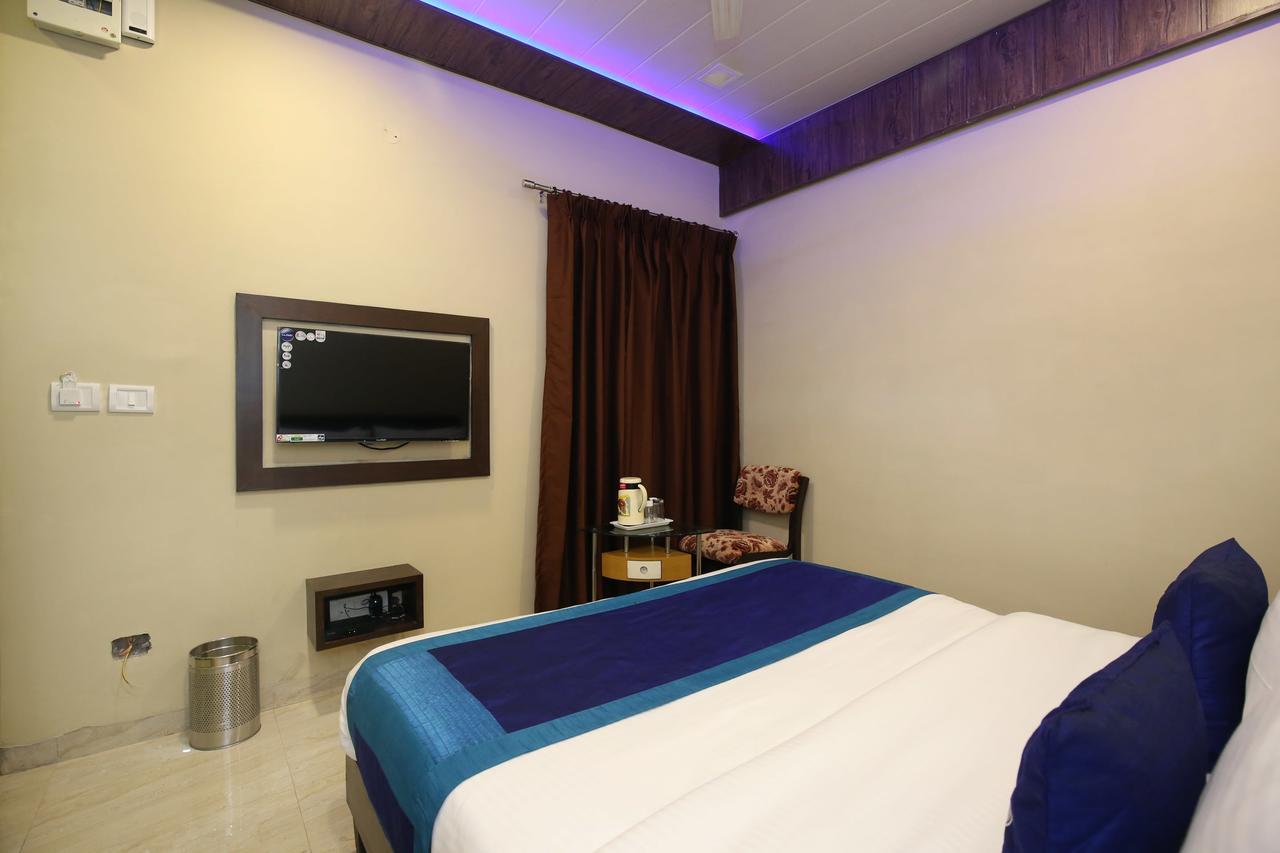 Capital O 9822 Hotel Seven Chandīgarh Zewnętrze zdjęcie