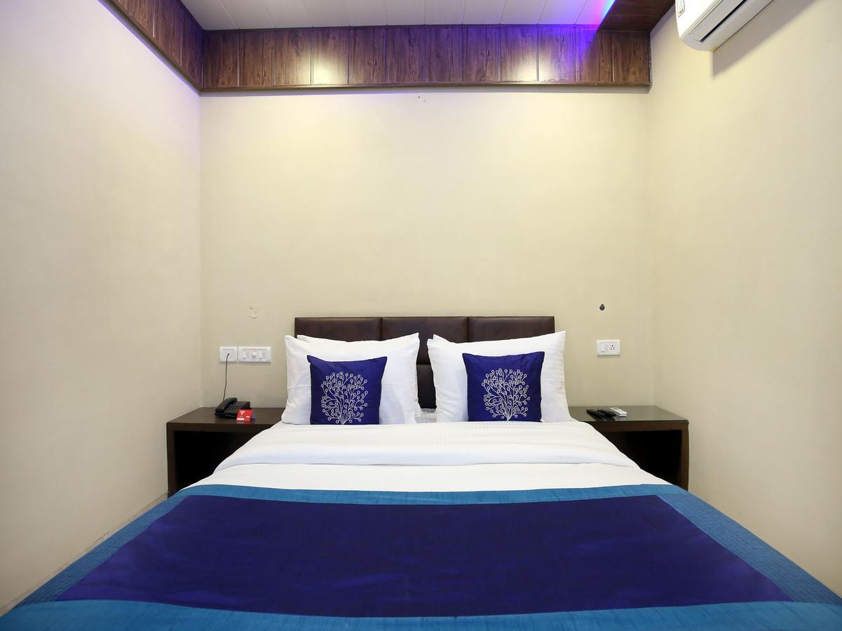 Capital O 9822 Hotel Seven Chandīgarh Zewnętrze zdjęcie
