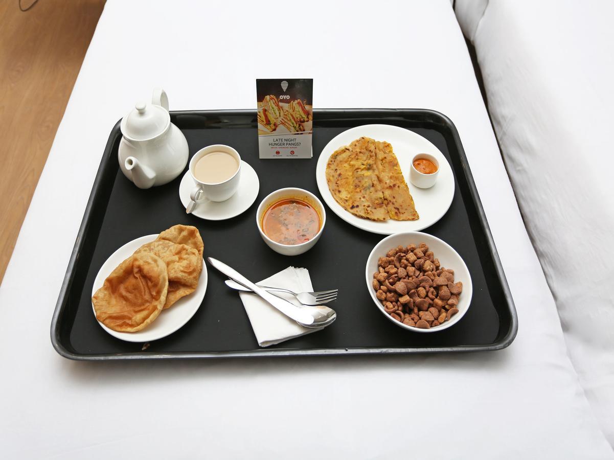 Capital O 9822 Hotel Seven Chandīgarh Zewnętrze zdjęcie