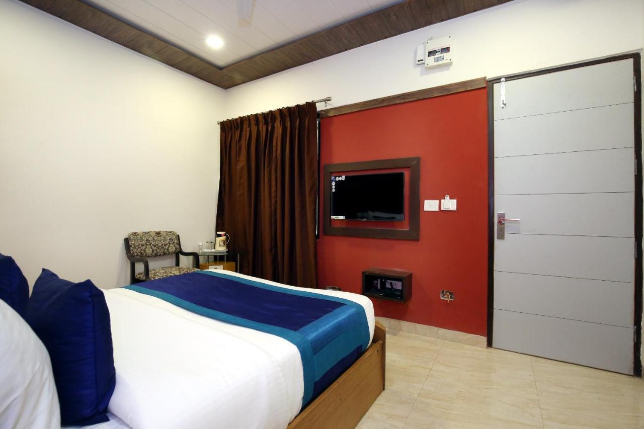 Capital O 9822 Hotel Seven Chandīgarh Zewnętrze zdjęcie